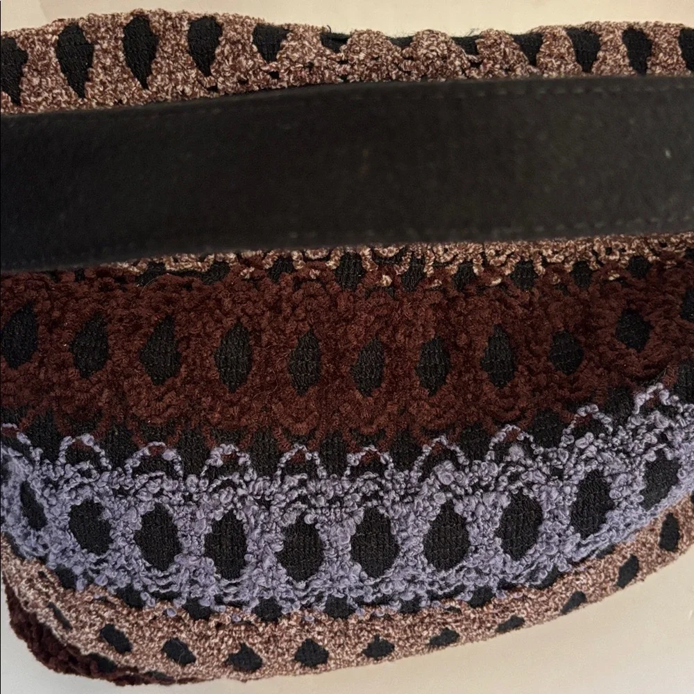 MAROON BLUE BROWN CROCHETED CHENILLE SHOULDER BAG WITH BLACK FELT STIFF HANDLE